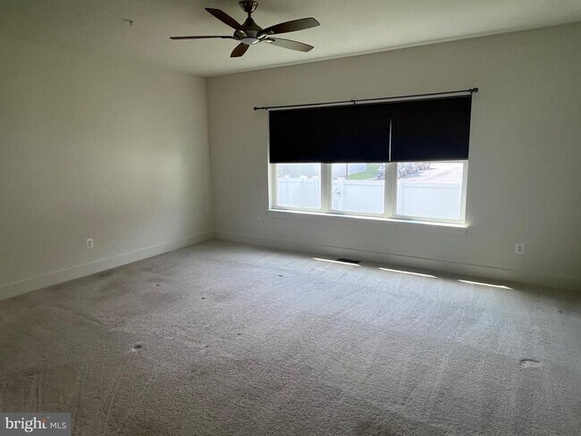 Building Photo - 1705 Willard Way