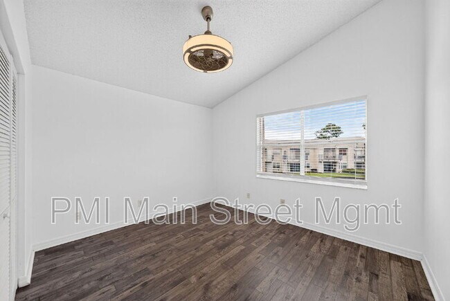 Building Photo - 2512 Woodgate Blvd