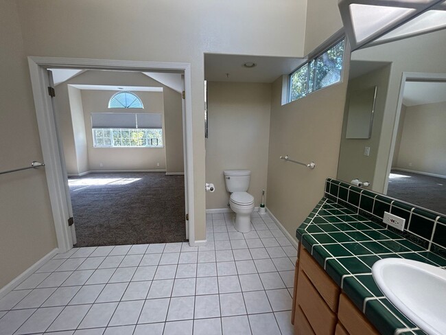 Building Photo - 142 Pine Canyon Rd