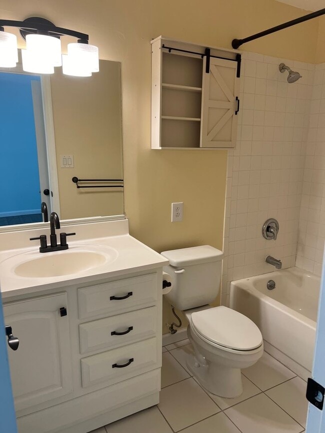 Building Photo - Remodeled Two Bedroom Tabby Walk Villa on First Floor