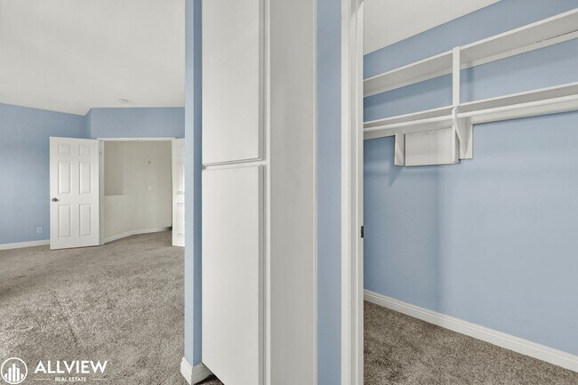 Building Photo - *MOVE IN SPECIAL $750 OFF FIRST MONTH'S RE...