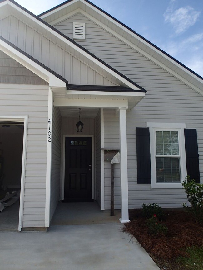 Building Photo - 3 Bedroom/2 Bath Home in N Lowndes