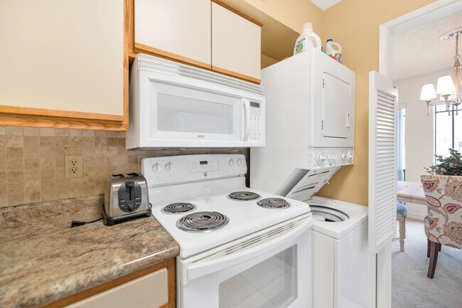 Building Photo - Rates Vary: $1,995 - $2,995