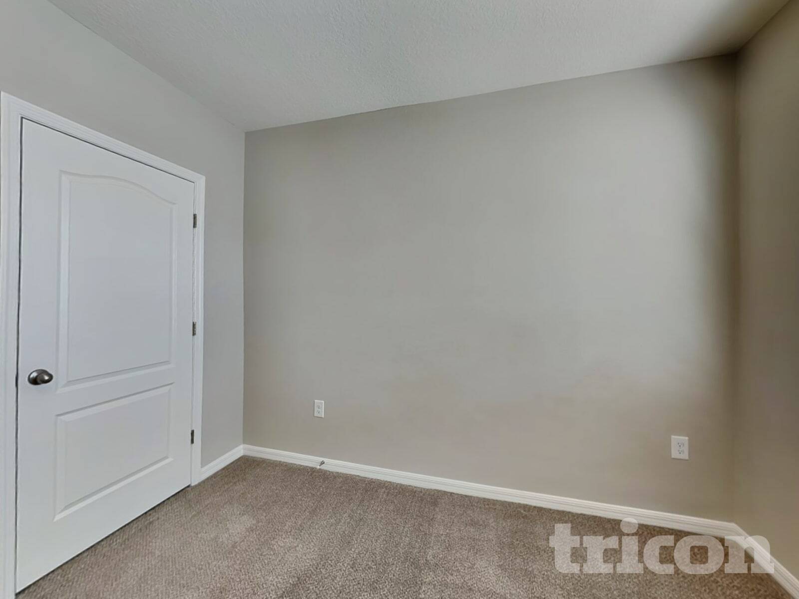 Building Photo - 5765 Arlington River Dr.
