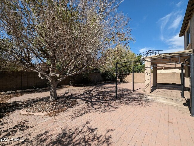 Building Photo - 5794 W Golden Ln