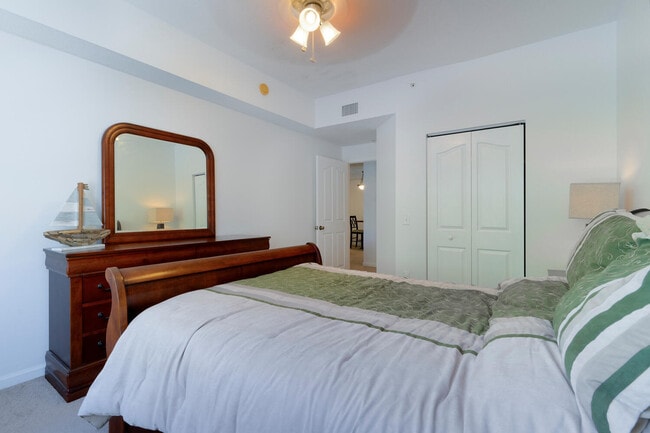 Building Photo - 5205 Myrtlewood Cir E