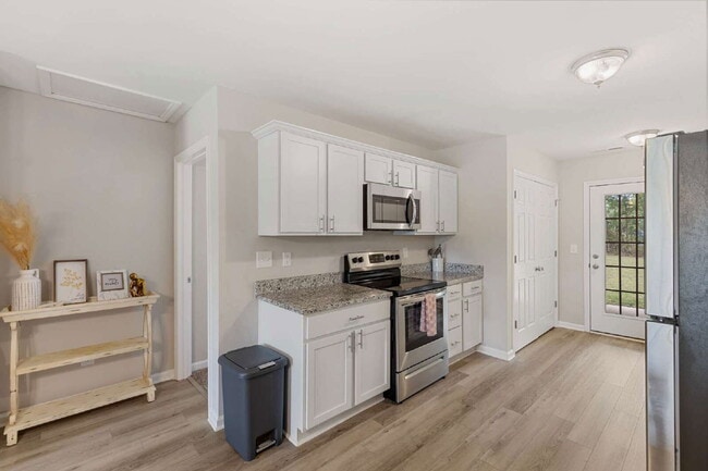 Building Photo - 214 Jeremy Ln