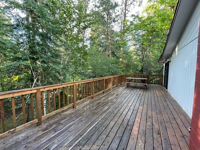 Building Photo - Post Falls House with Acreage!