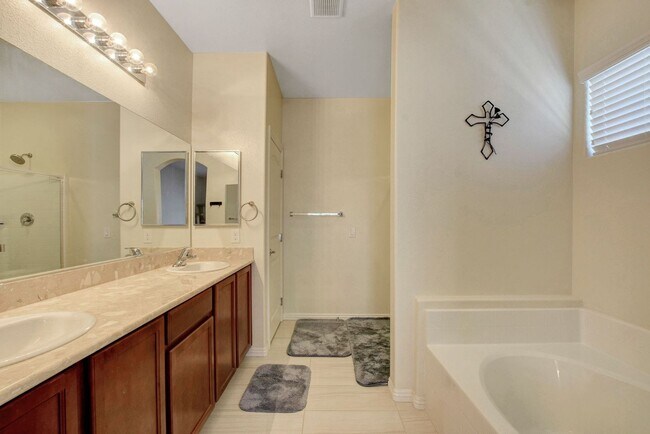 Building Photo - Beautiful Two Story Located on the Southwest