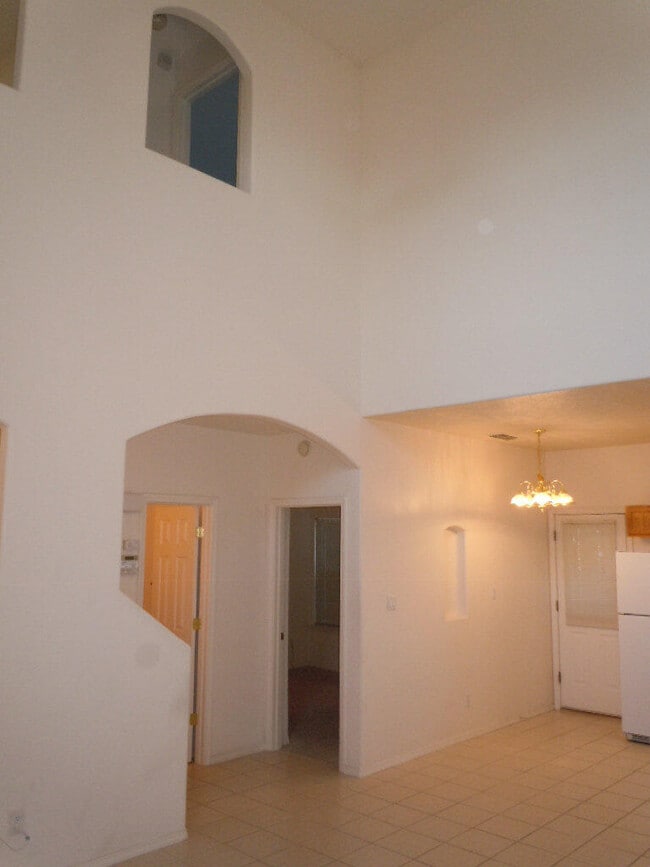 Building Photo - 4608 Holiday Breeze Pl NE