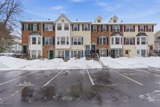 Building Photo - 774 Sassafras Ct