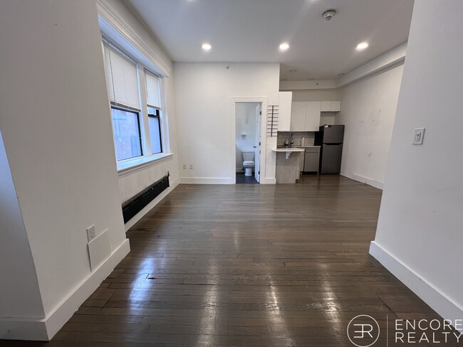 Building Photo - 11 Queensberry St