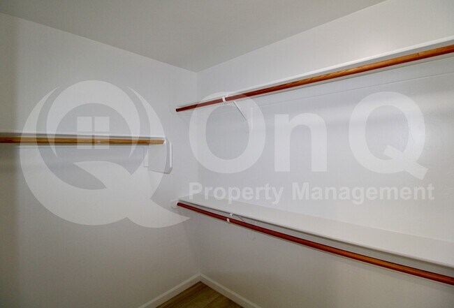 Building Photo - 2353 E Calle Sierra Del Manantial