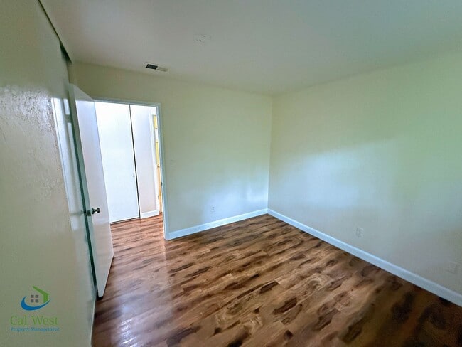 Building Photo - 1370 Fernwood Ln