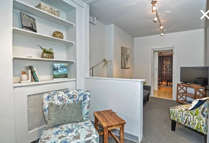 Building Photo - 49 Charles St