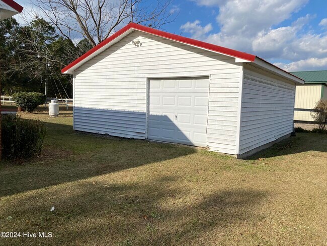 Building Photo - 412 Haw Branch Rd