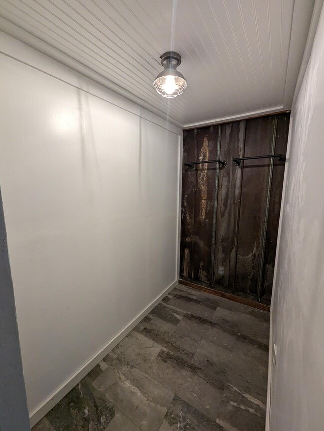 Building Photo - 3348 Lowery Dr