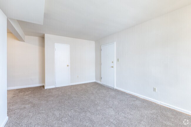 2BR, 1BA - 844SF - Villages of East River