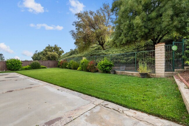 Building Photo - 26426 Cardinal Dr