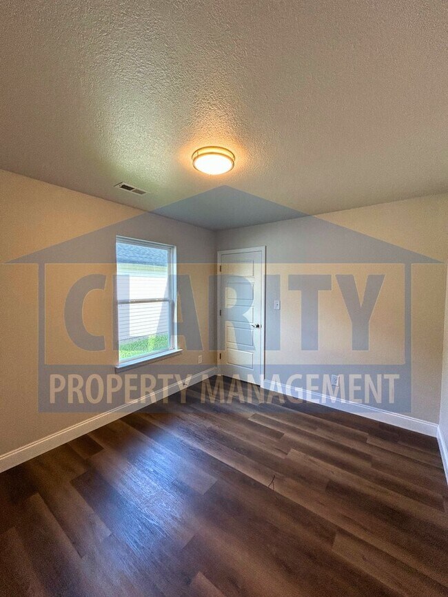 Building Photo - Single level, 3 bedroom home!