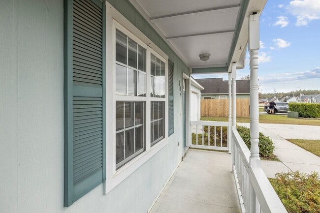 Building Photo - 504 Sumrell Way