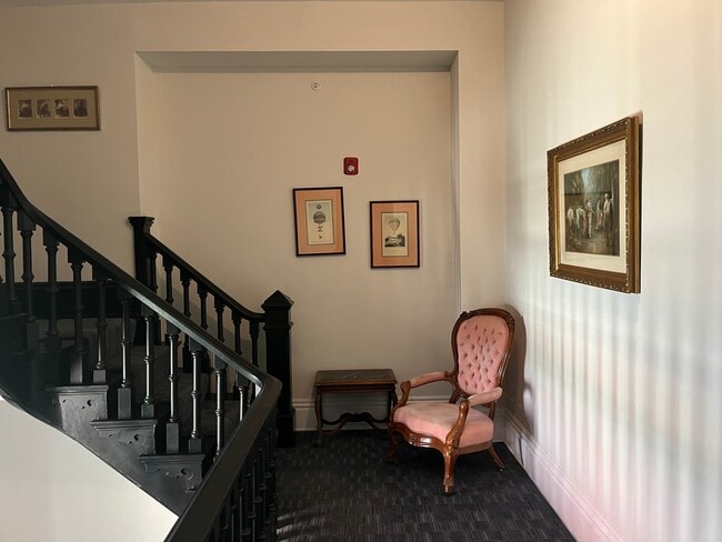 Building Photo - The Amos