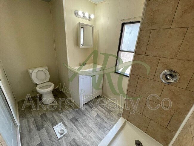 Building Photo - 965 S Blueridge Dr