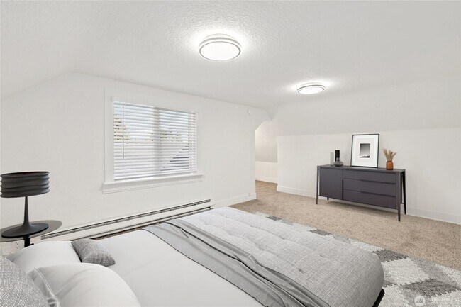 Building Photo - 9104 Highland Ave SW