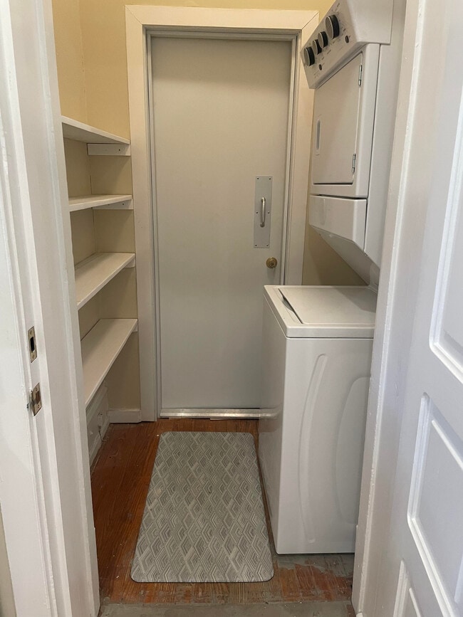 Private Laundry area - 181 E Court St