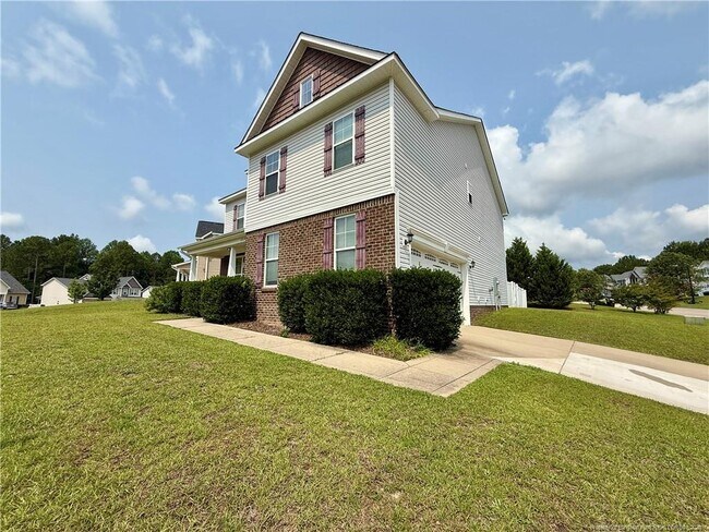 Building Photo - 260 Trenton Pl