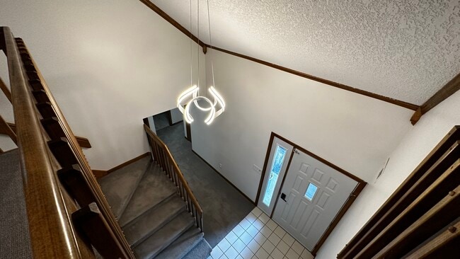 Building Photo - 14214 White Horse Ct