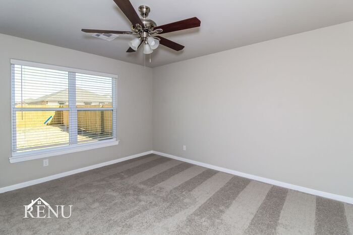 Building Photo - 1617 Maroon Dr