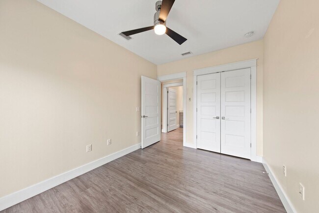 Building Photo - Luxury 3 Bedroom Townhouse on Okaloosa Island!