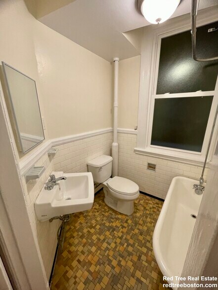 Building Photo - 885 Massachusetts Ave