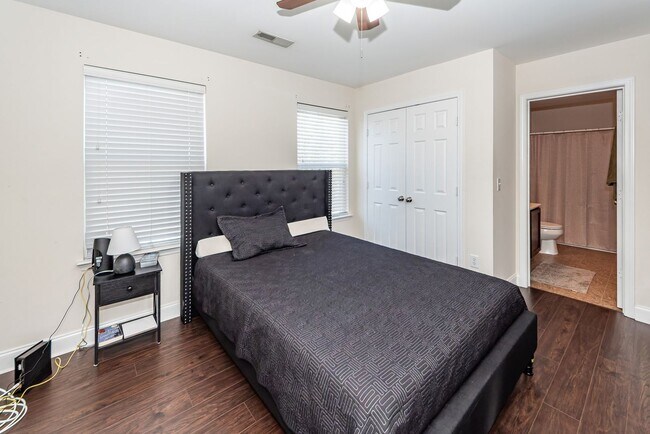 Building Photo - 3 Bedroom, 2.5 Bathroom Home in Eagle Run - Ladson