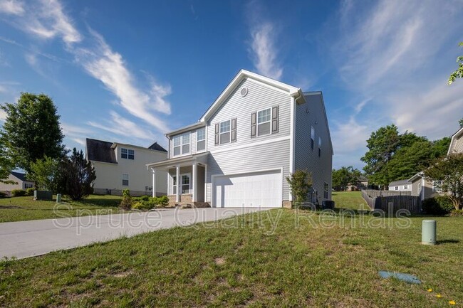 Building Photo - 411 Quick Silver Dr