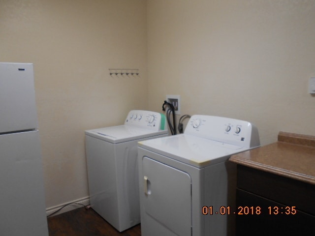 Building Photo - 2bd 1ba Home Washer and Dryer