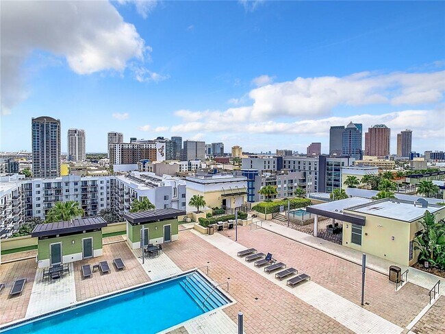 Building Photo - 1208 E Kennedy Blvd