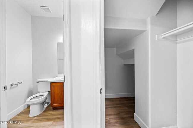 Building Photo - 4608 W Maryland Ave