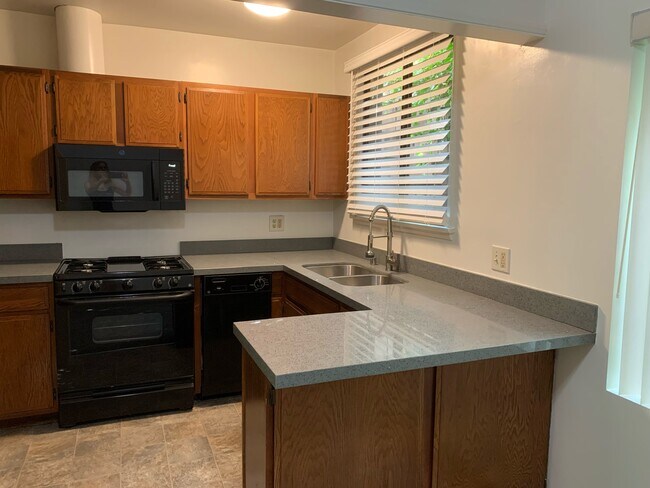 Kitchen - 2497 S Barrington Ave