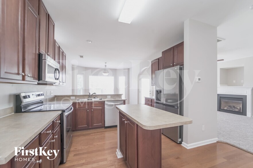 Building Photo - 9508 Long Hill Dr