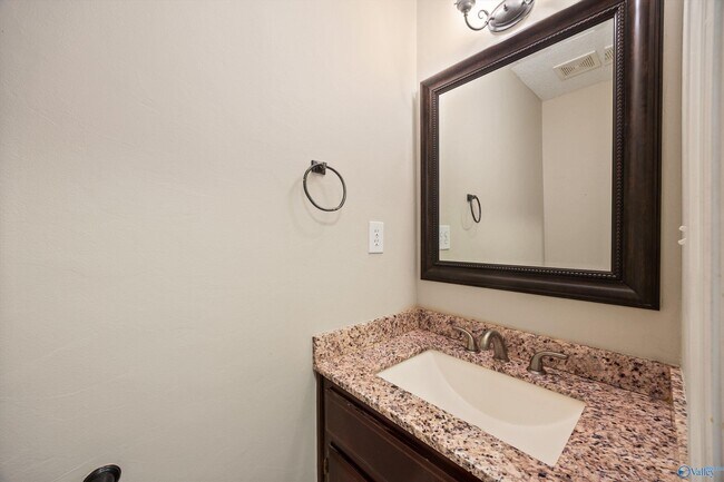 Building Photo - 115 Medicine Bend Ct