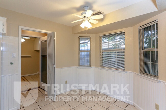 Building Photo - 417 Cottonwood Dr