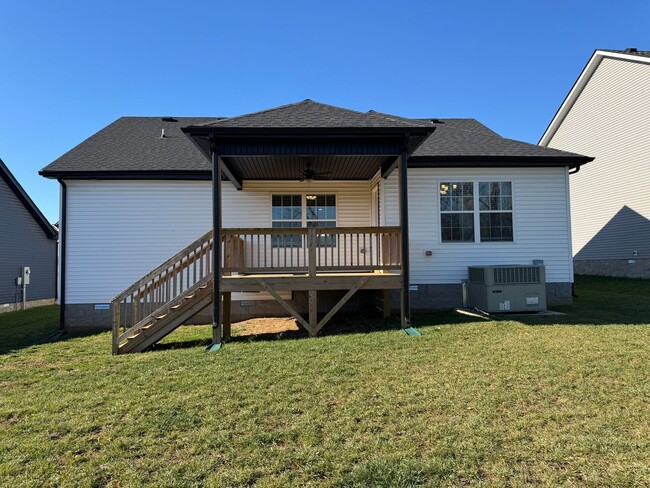 Building Photo - Beautiful Single Family Home!