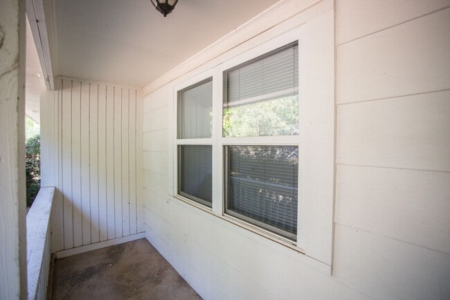 Building Photo - 105 Woody Dr
