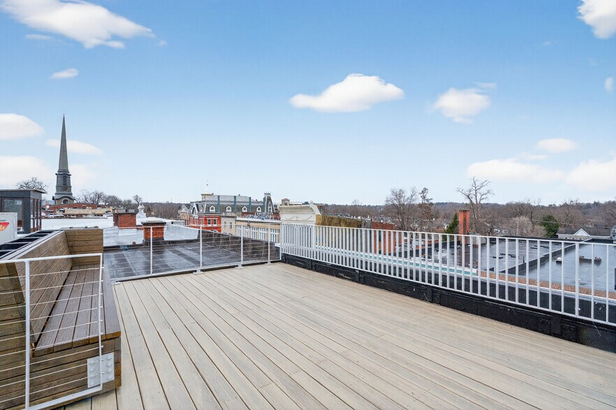 Building Photo - 316 Wall St