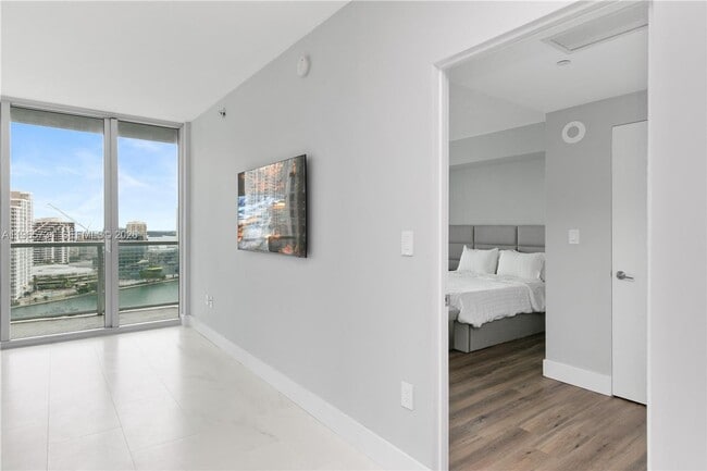 Building Photo - 500 Brickell Ave