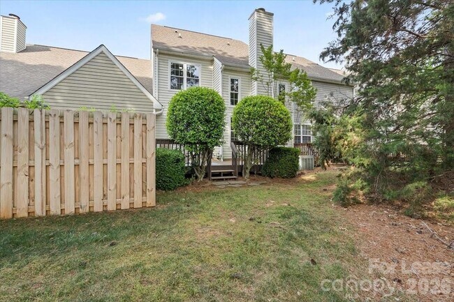 Building Photo - 9022 Roseton Ln