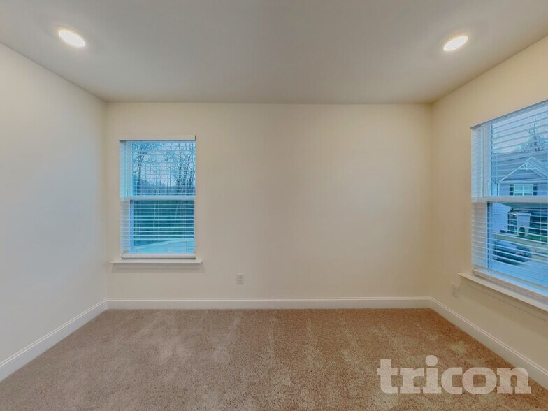 Building Photo - 129 Stallion Way