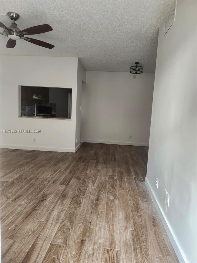 Building Photo - 10037 Winding Lake Rd